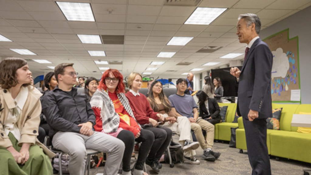 Japanese ambassador speaking to students