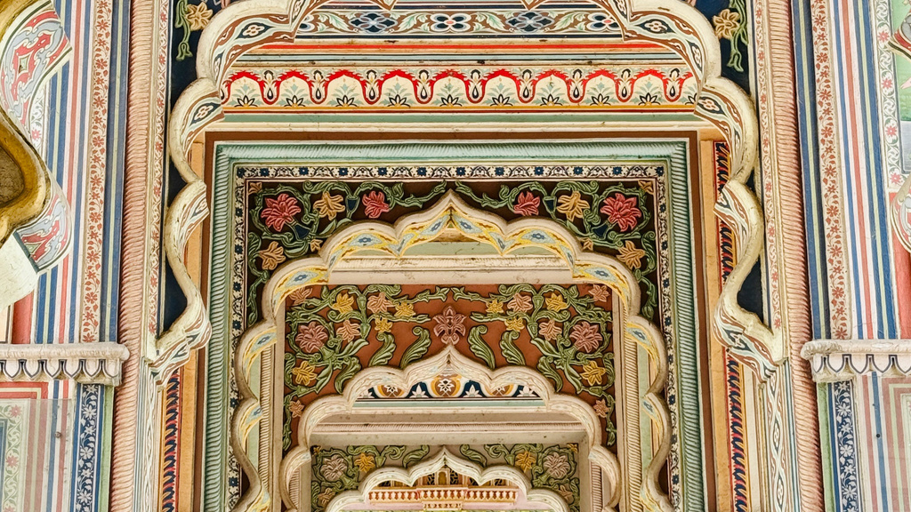 Picture of monument in Patrika Gate